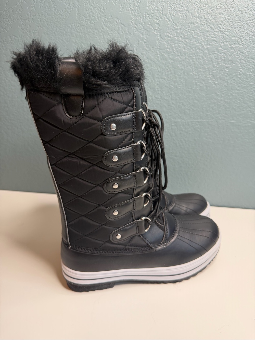 POLAR Women’s Tall Snow Boots – Fur Lined Waterproof Winter Boots
Size 8 black - Picture 3 of 9